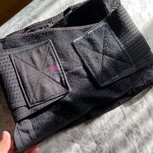 Waist  trainer s-m 💕